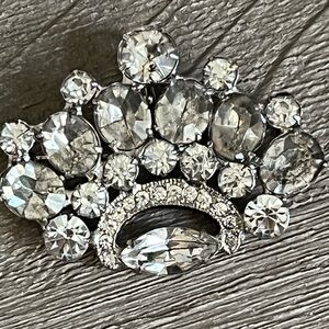 WEISS vintage Crystal Fan Crown Brooch - Clear Rhinestone Pin